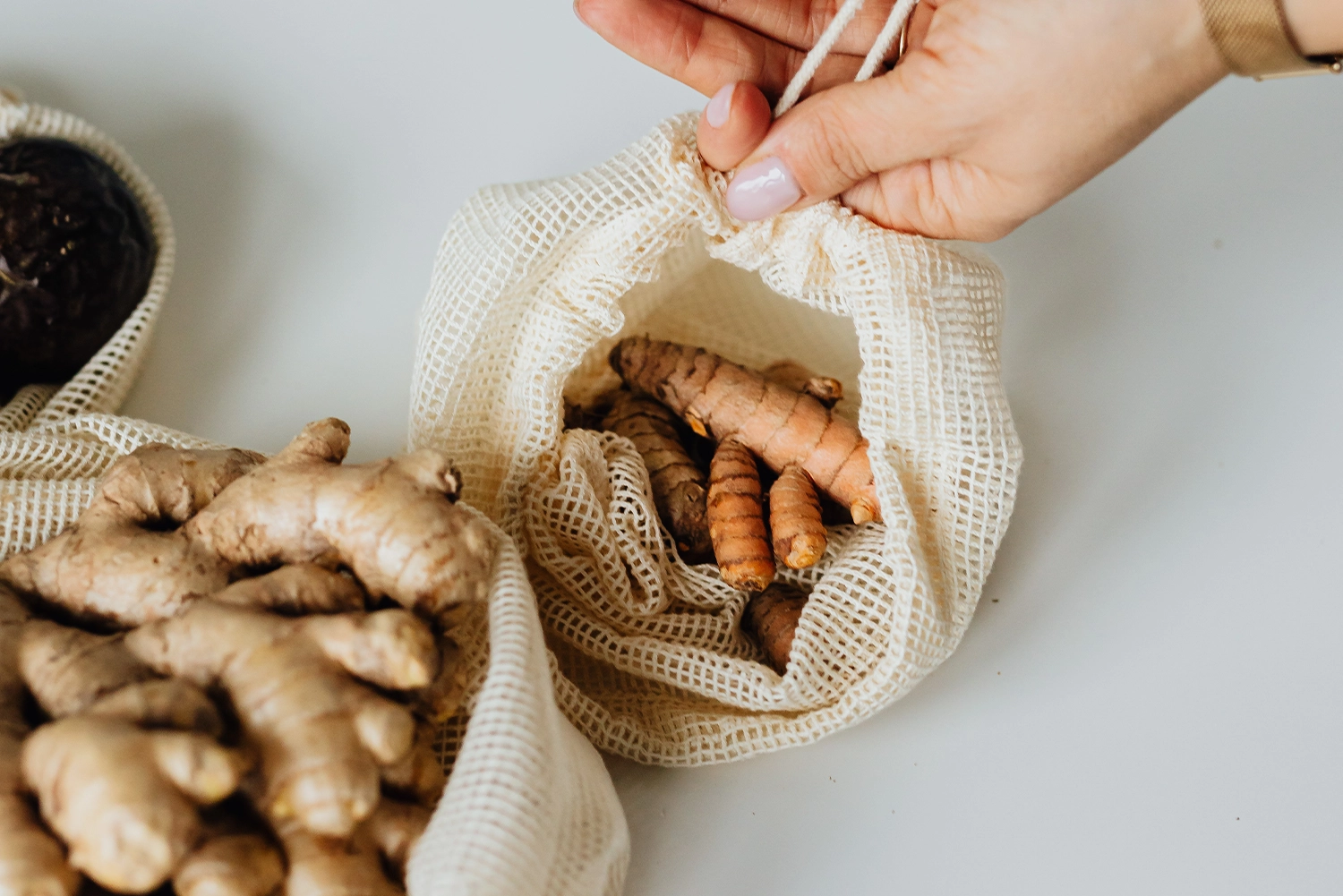 What Are the Most Effective Natural Antifungal Herbs and Supplements?